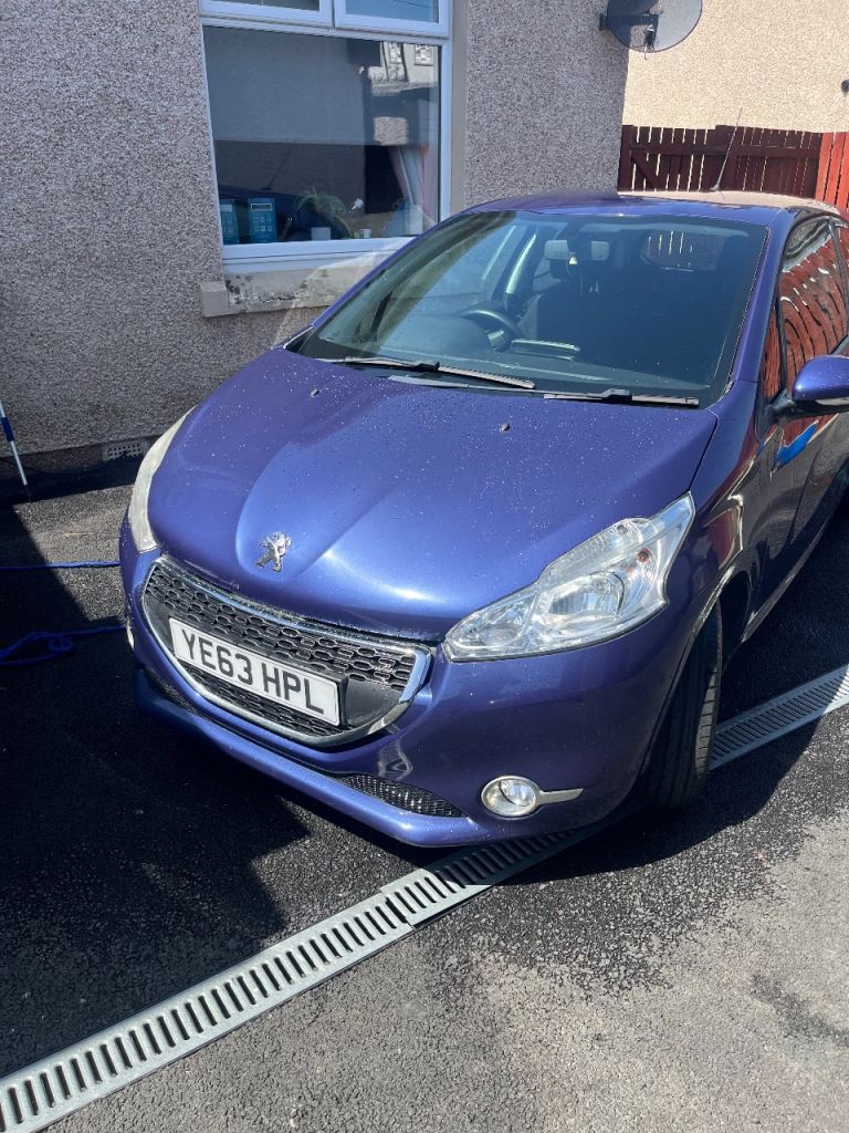 Peugeot, 208, Hatchback, 2013, Manual, 1199 (cc), 3 doors