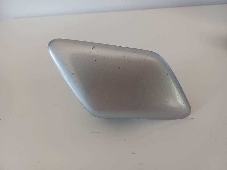 2008 Honda Civic Drivers Side Right Front Bumper Washer Jet Cover 22599 RH