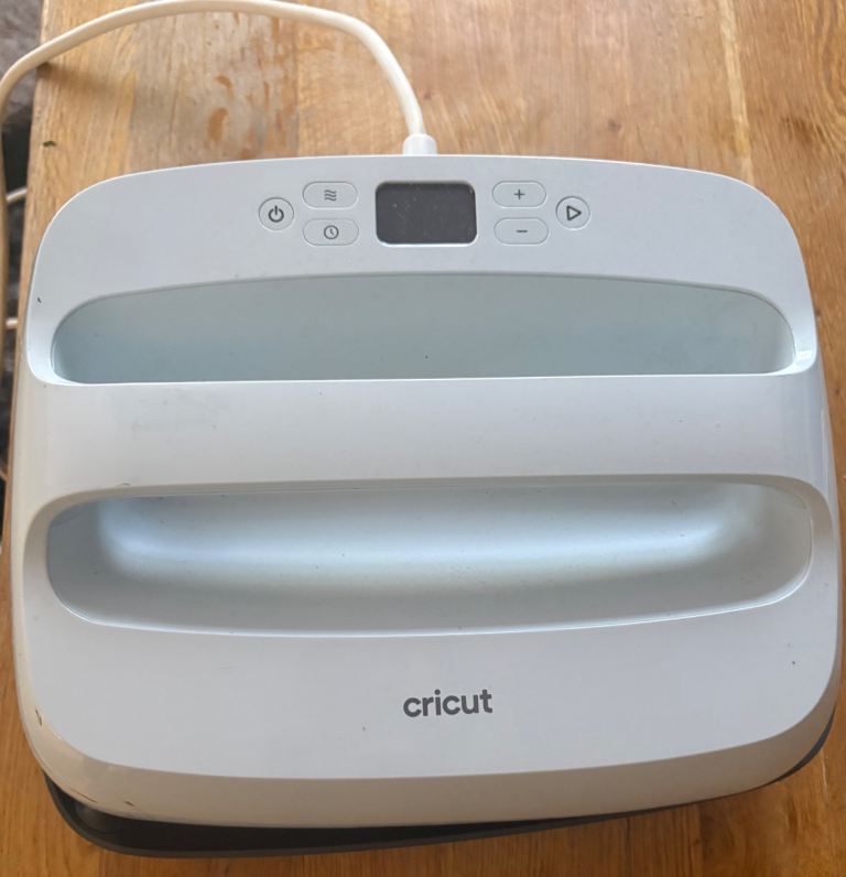 Cricut Heat Press Machine - White, Good Condition