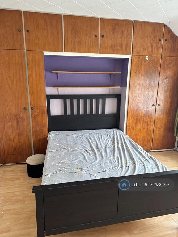 3 bedroom house in Berry Way, London, W5 (3 bed) (#2913062)