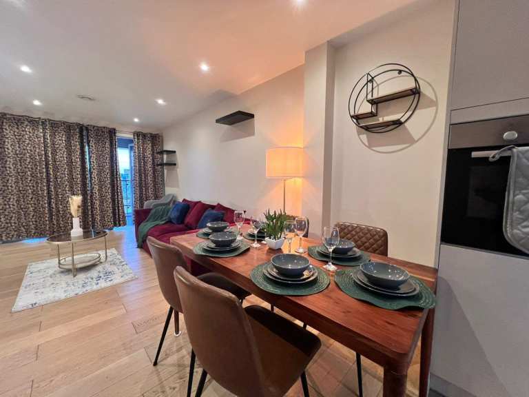 Fully Furnished Property with 2 Bathrooms, Parking & Large Kitchen (E201AS) - COMPANY LET ALLOWED