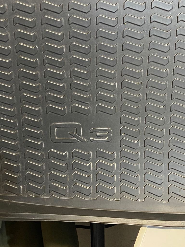Q3 boot liner
