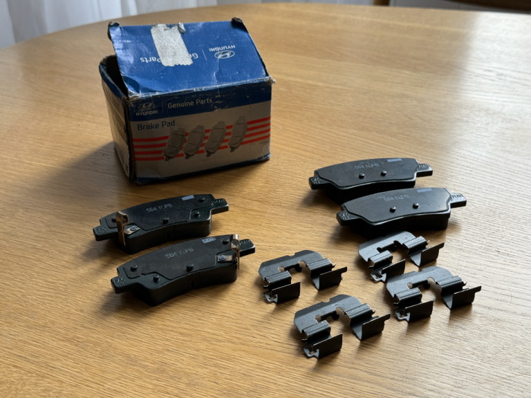 Genuine Hyundai 58302 D7A70 Rear Brake Pads fits Hyundai Kia