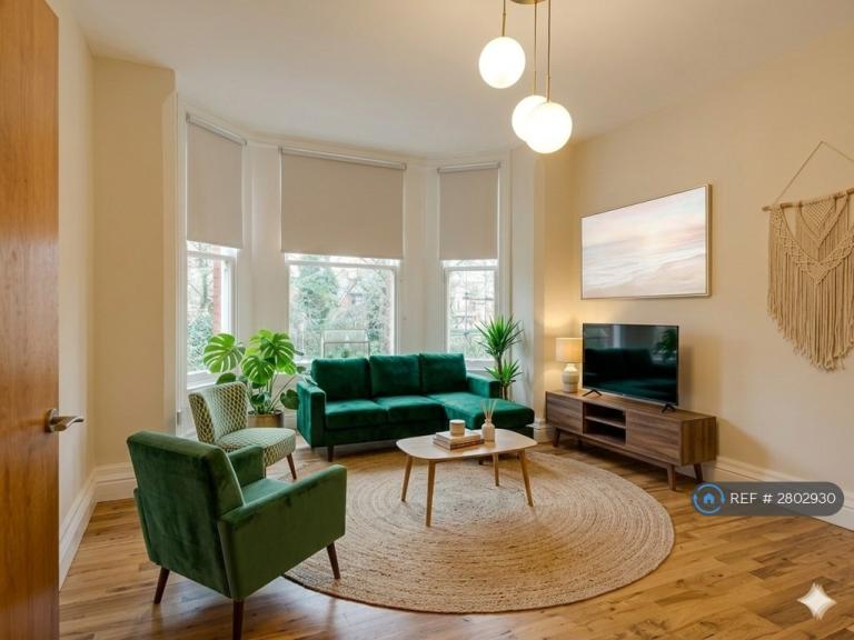 2 bedroom flat in Greenbank Drive, Liverpool, L17 (2 bed) (#2802930)