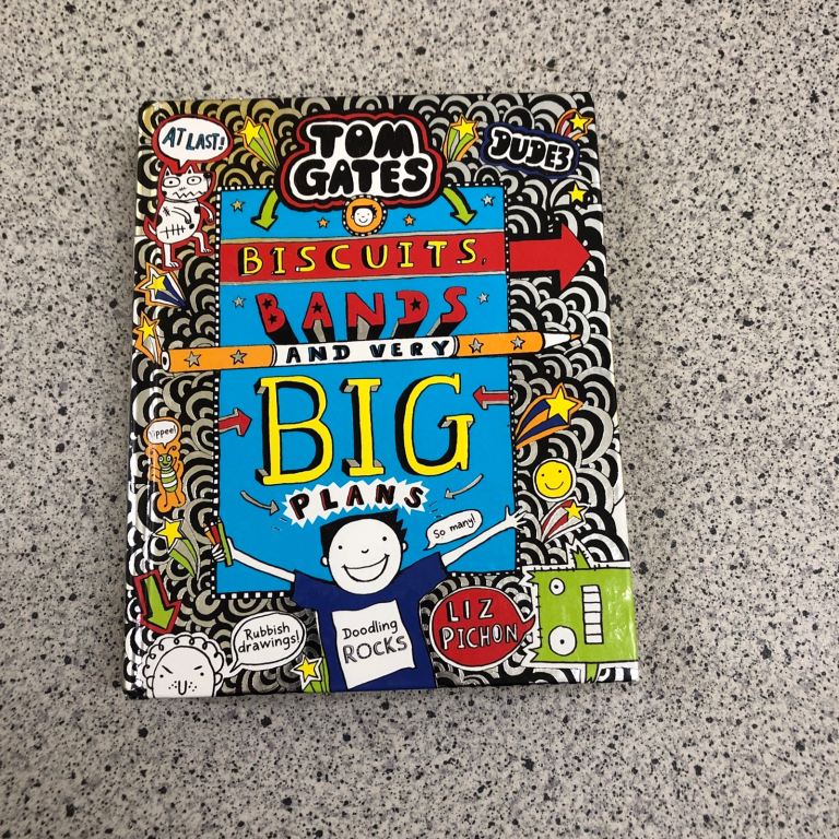 Tom Gates: Biscuits, Bands and Very Big Plans