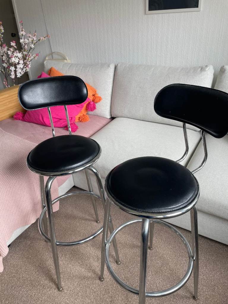 Pair of Stylish Chrome & Black Swivel Bar Stools - Currie (EH14) - Excellent Condition