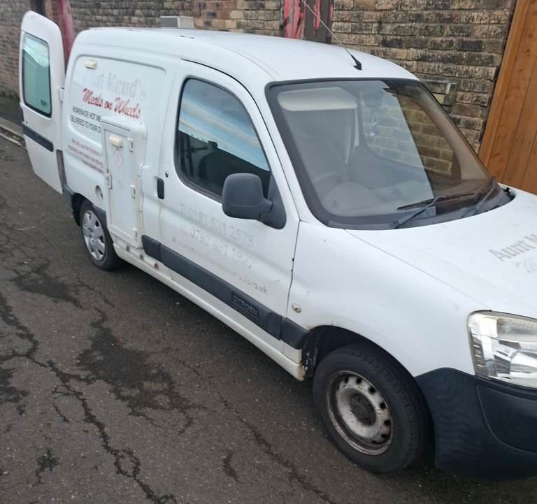 Citroen, BERLINGO, Car Derived Van, 2007, Manual, 1560 (cc) with built in LPG catering oven