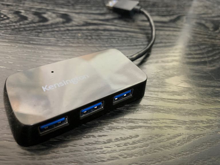 Kensington USB 3.0 4-port USB hub Black Colour Used High Quality Kit