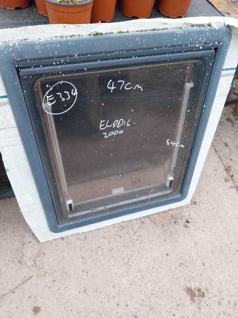 Caravan kitchen window dometic seitz 