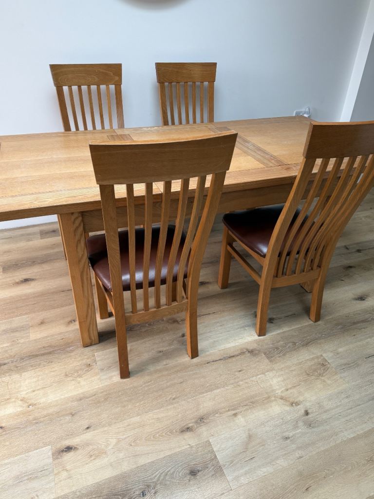 Dining Table & Chairs