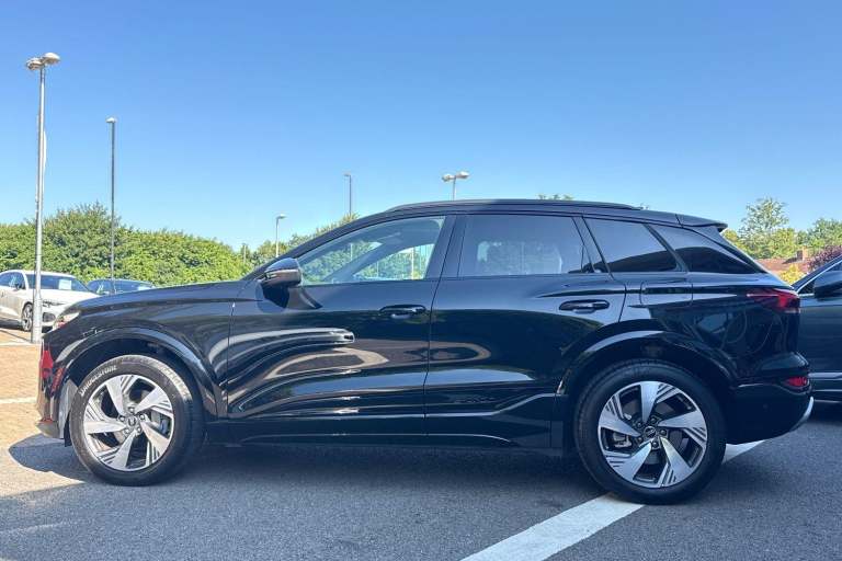 2024 Audi Q6 e-tron 100kWh S line SUV 5dr Electric Auto quattro (388 ps) ESTATE Electric Automatic