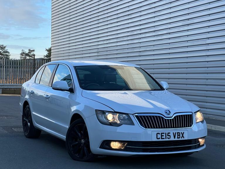 2015 Skoda Superb 2.0 TDI CR Black Edition 5dr DSG HATCHBACK Diesel Automatic