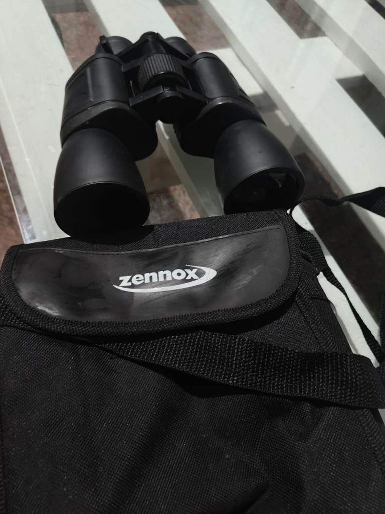 Zennox 8-24x50 Zoom Binoculars with Carry Case – £10