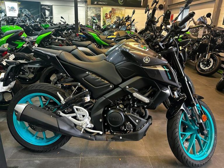 2924 Yamaha MT 125 Learner Legal Naked Motorcycle Black Grey Blue