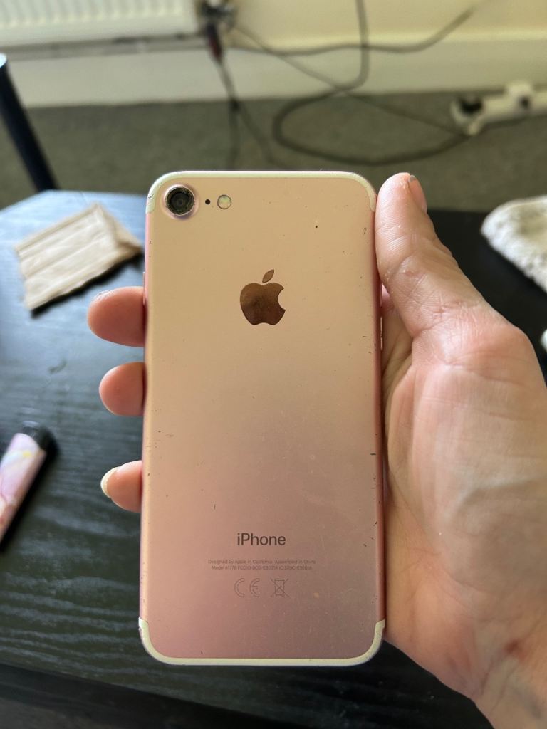 i-Phone 7 (Rose Gold) for Spares or Repair