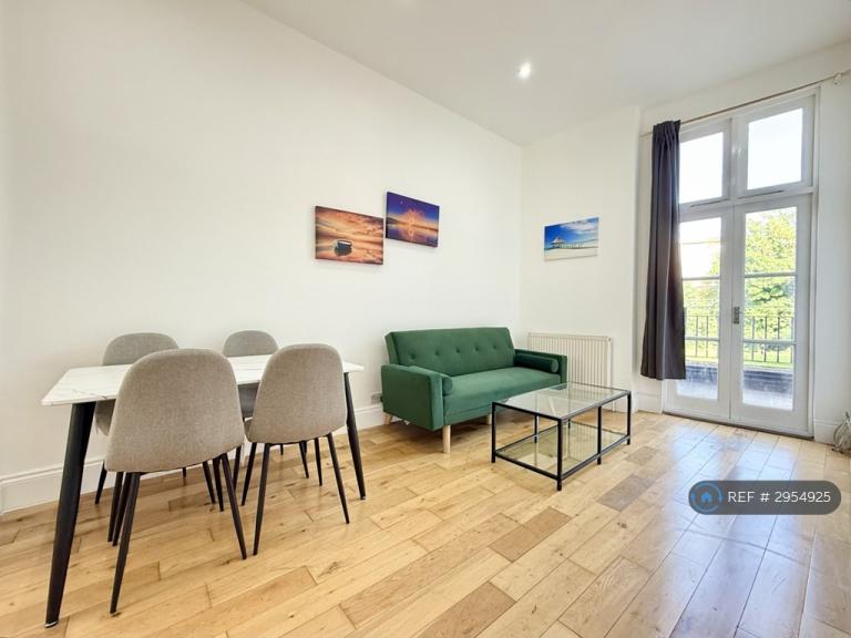 1 bedroom flat in Brixton Hill, London, SW2 (1 bed) (#2954925)