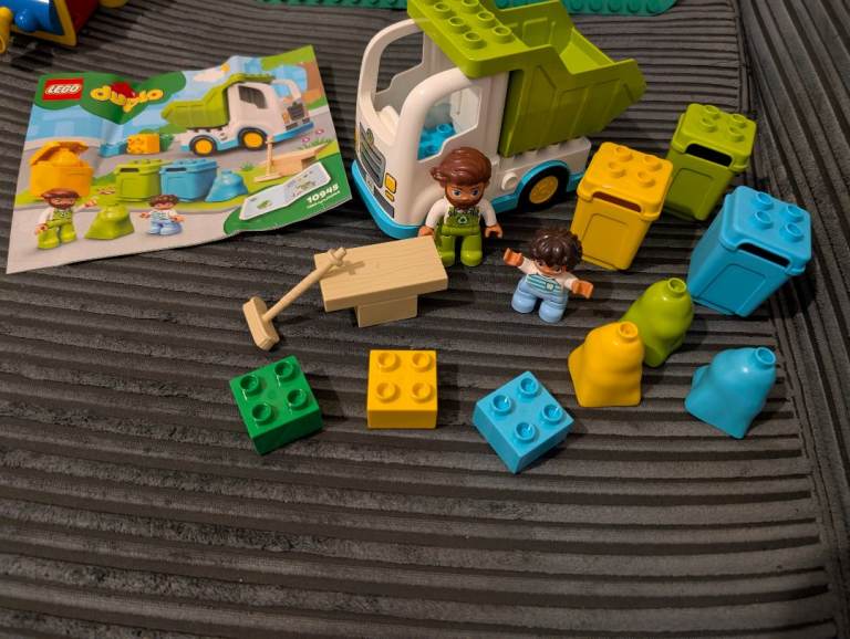 Lego Duplo 10945 - Garbage Truck and Recycling Set 