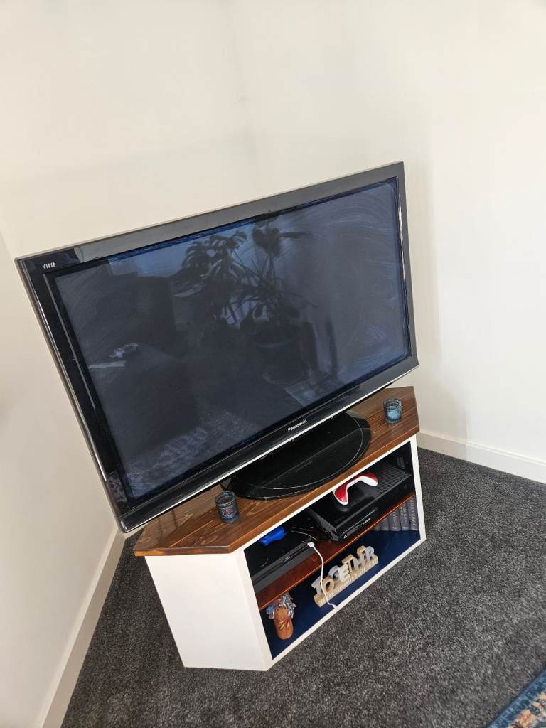 Panasonic TV, 44inch?