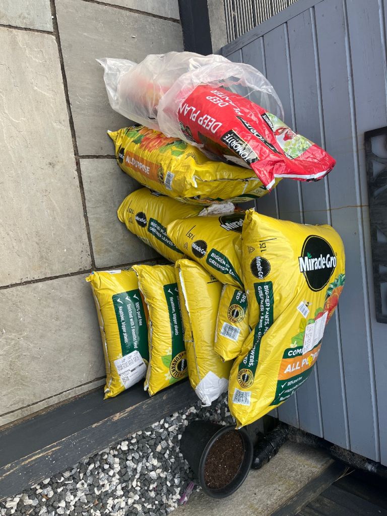 Miracle-Gro All Purpose Compost & Deep Planter Soil - New Bags