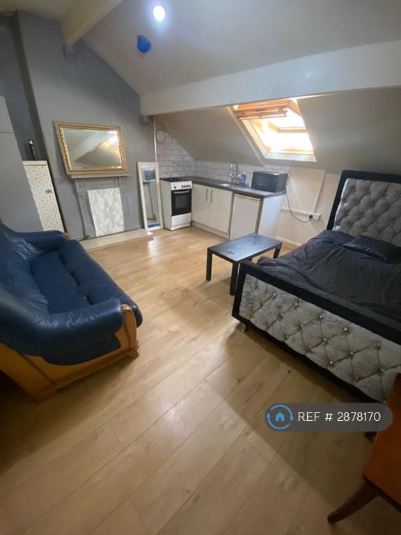 1 bedroom in Bankfield Road, Huddersfield, HD1 (#2878170)