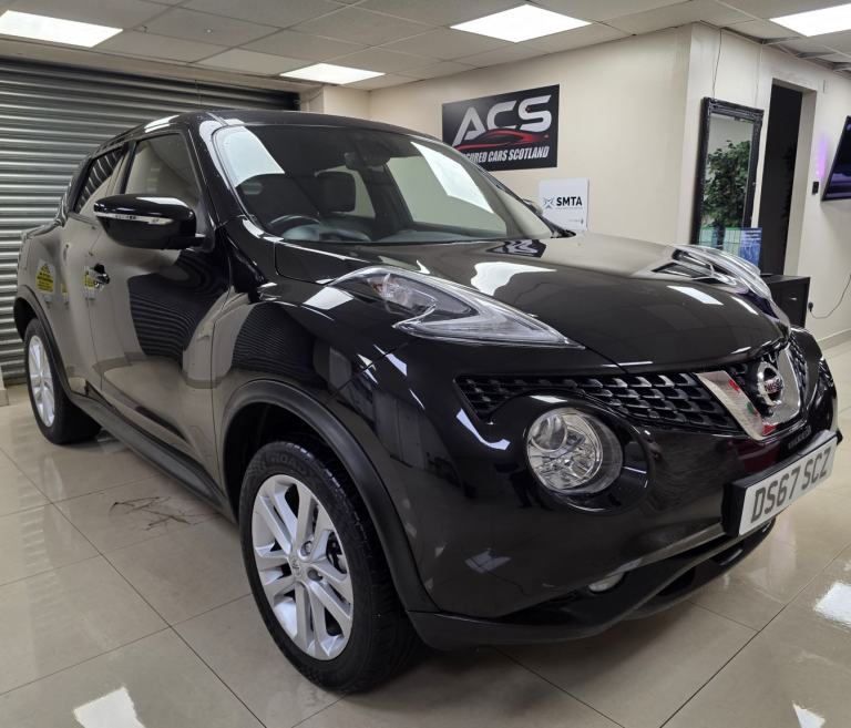 NISSAN JUKE 1.6 N-Connecta Black Auto WARRANTY 12 MONTHS MOT