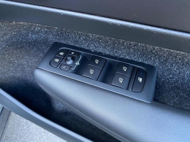 2018 Volvo XC40 2.0 D4 R-Design Pro Auto AWD Euro 6 (s/s) 5dr ESTATE Diesel Automatic