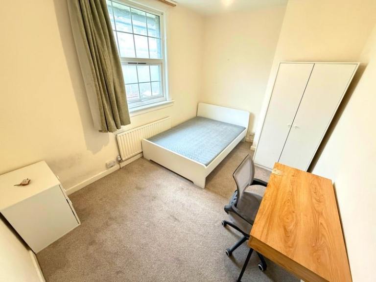 💫Fully Furnished Rooms Available – White City W12 – Prime West London✨ 