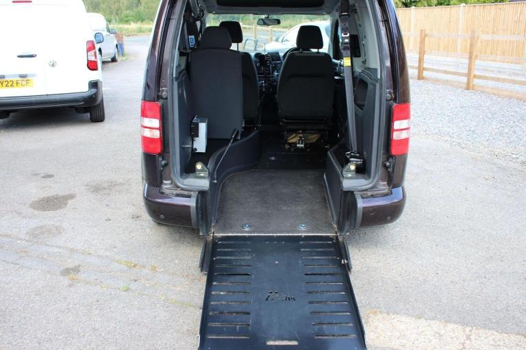 VOLKSWAGEN CADDY 1.6 TDI CR DSG Euro 5 5dr 2012