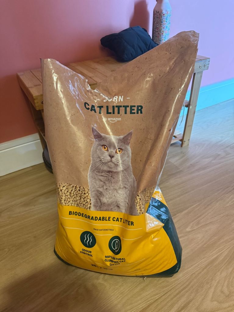 Corn clumping cat litter from Amazon 