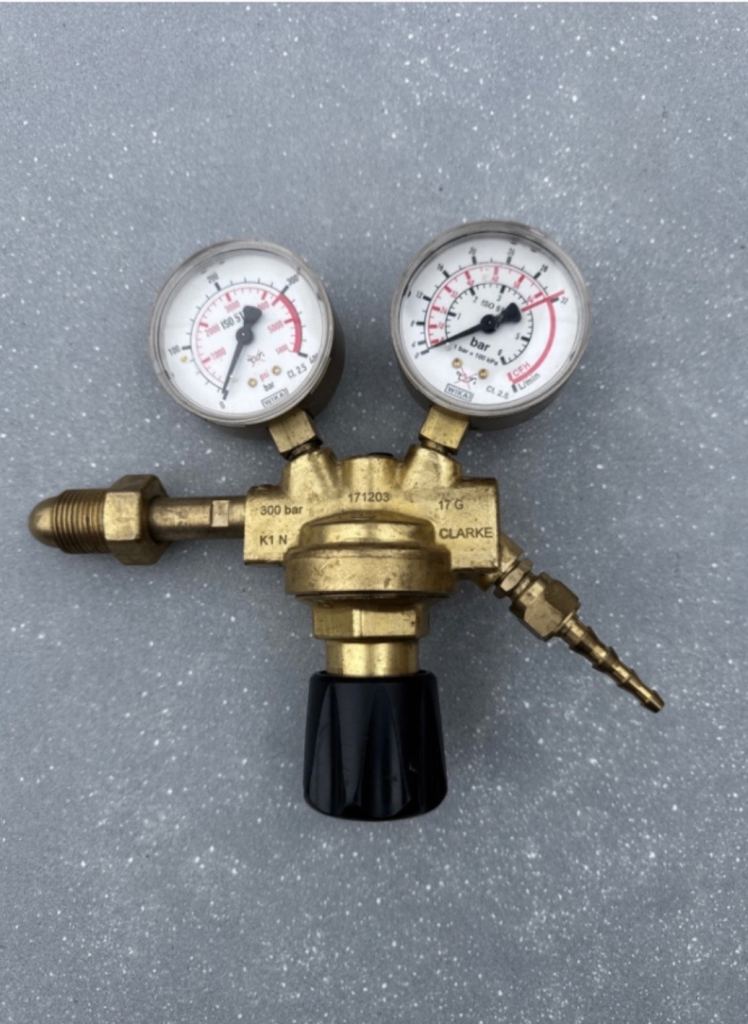 Gas regulator 300bar 