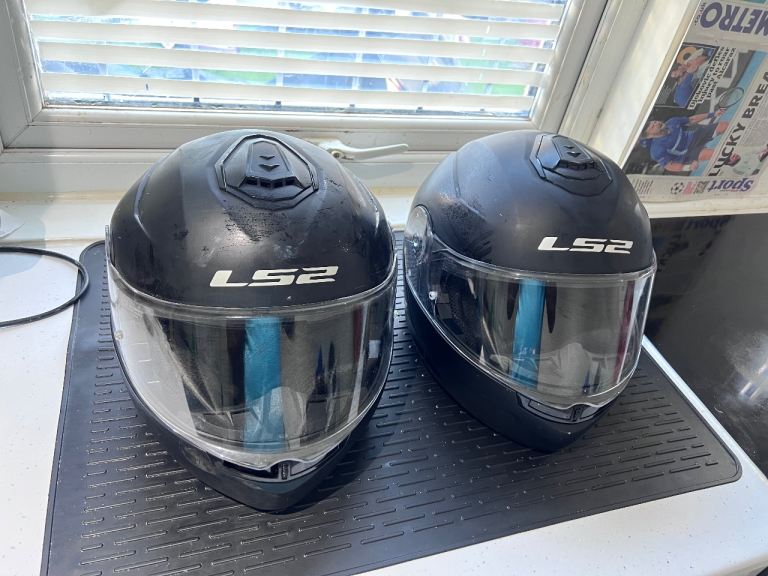 LS2 Strobe II Modular Motorcycle Helmet – Size XL