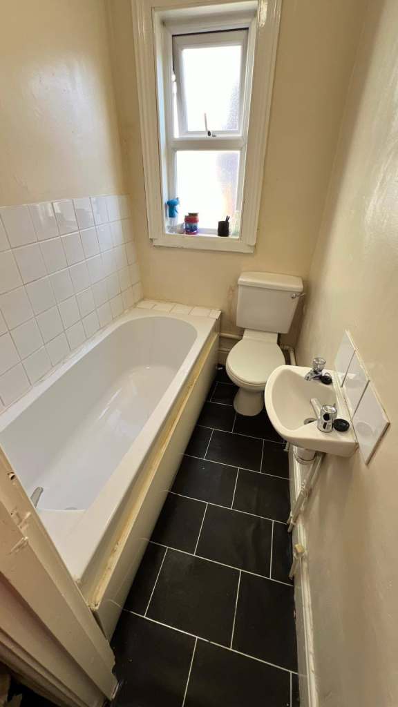 **Room to Let** Bellamy Road, L4 £495 pcm