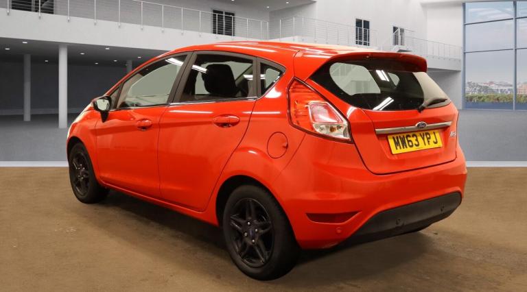 2014 Ford Fiesta 1.6 Zetec 5dr Powershift HATCHBACK Petrol Automatic