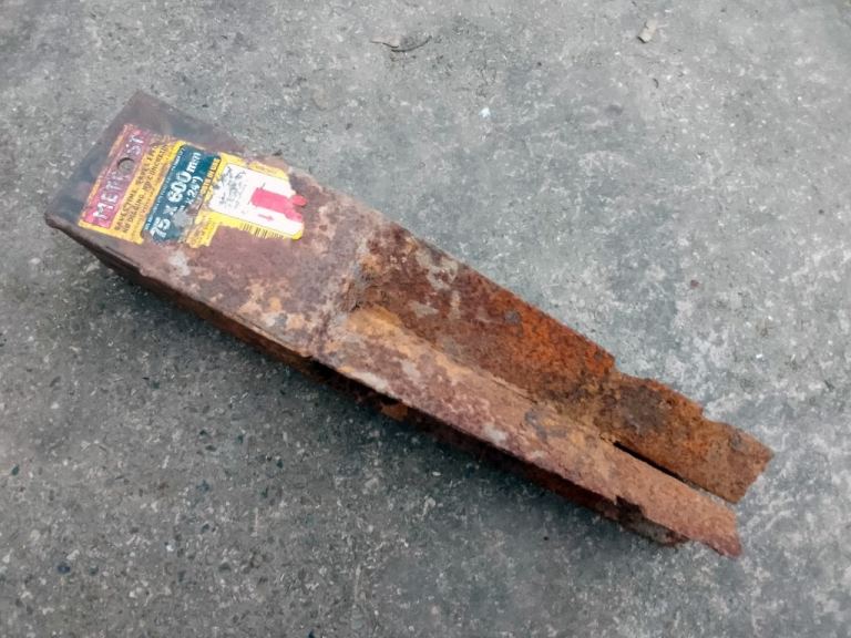 Metpost Wedge Support Spike for Fence Posts 75x600mm (Cut to 370mm long)