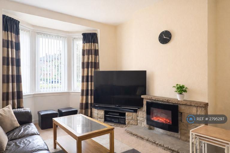3 bedroom flat in Great Western Road, Glasgow, G13 (3 bed) (#2795297)