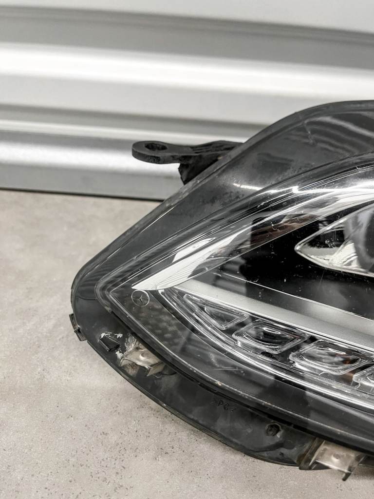 Genuine Mercedes E CLASS-Class W212 13-15 Headlight Left Passenger Side