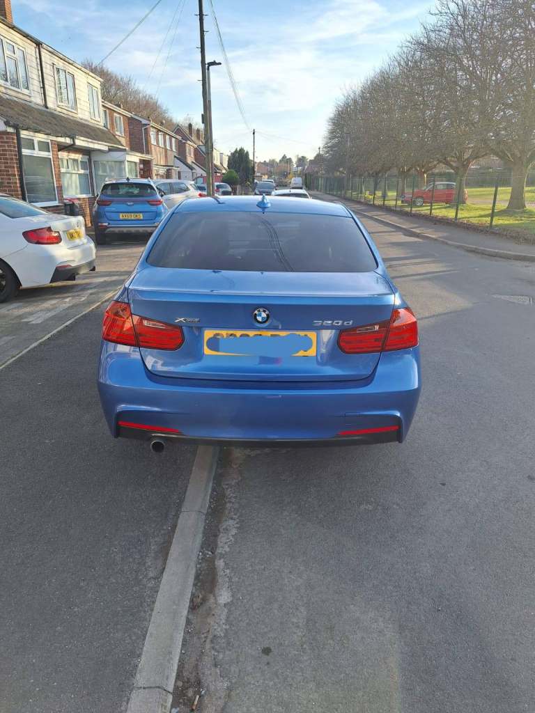 BMW 3 SERIES, Saloon, 2013, Manual, 2L engine size 4 doors