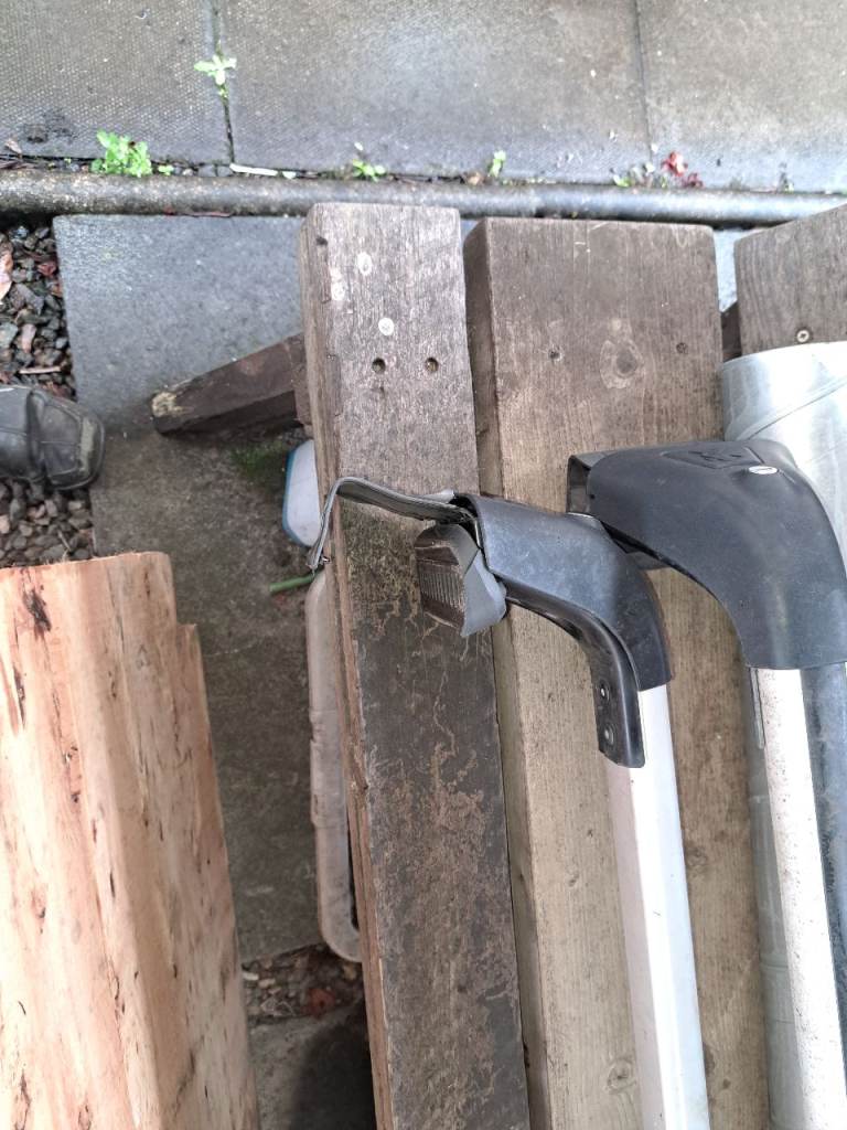 Genuine peugeot roof bars 