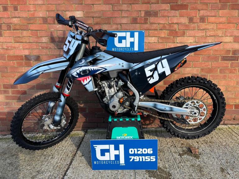 2020 KTM SX-F 250 - FULL FMF EXHAUST - 44 HOURS - BLACK PLASTICS SX SXF F