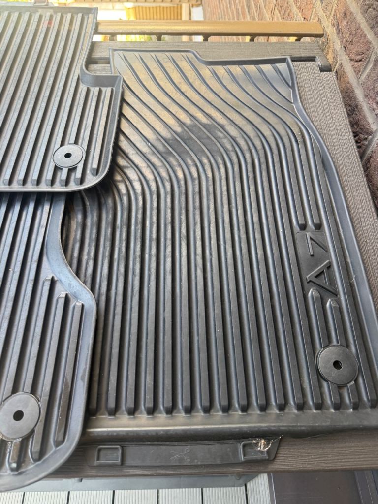 Audi A7 oem rubber mats