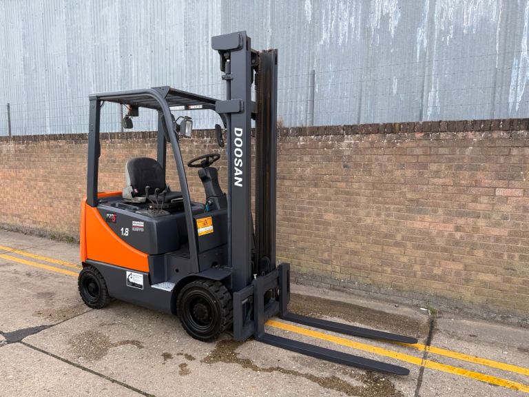 2015 Doosan 1.8t diesel forklift, clear view mast, sideshift 