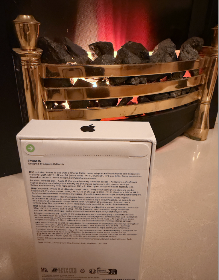 Like New Iphone 15 256GB Black. Boxed, bought direct from Apple