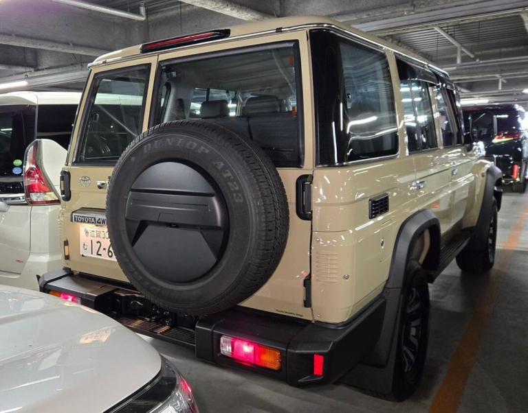  Toyota Land Cruiser 70 series 2.8 Auto D-4D 4x4 Diesel Automatic