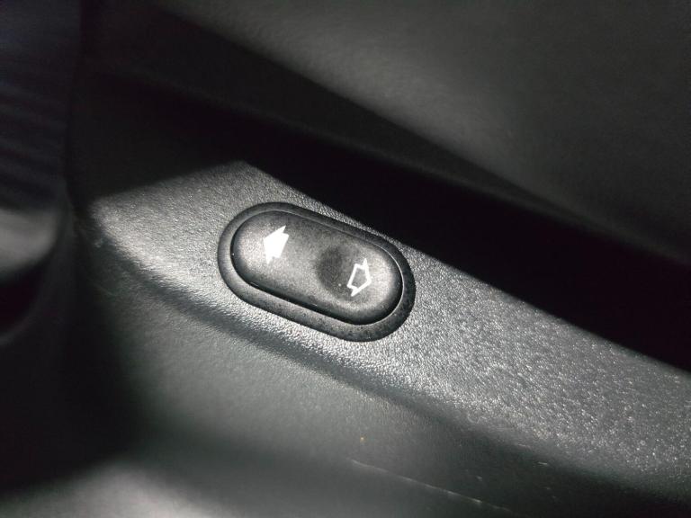 2018 Land Rover Range Rover Velar 3.0 D300 First Edition 5dr Auto ESTATE DIESEL Automatic