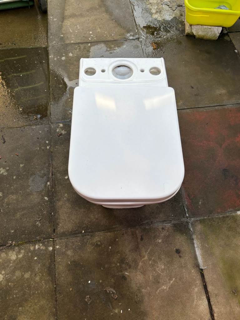 Vintage White Close Coupled Toilet Pan