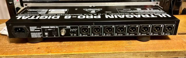 Behringer ADA8000 (Ultragain Pro-8 Digital) Microphone/Line Preamp