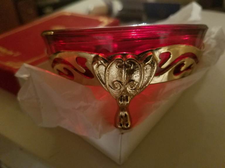 VINTAGE MAXIM'S DE PARIS RED ASHTRAY MINT DISH W STAND, boxed