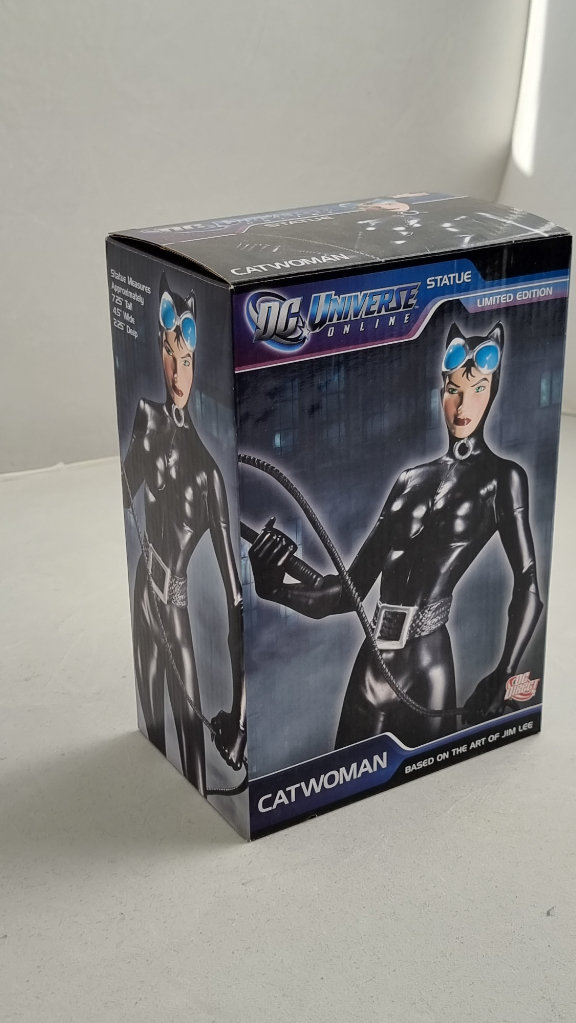 DC Comics - Limited Edition Catwoman Statue
