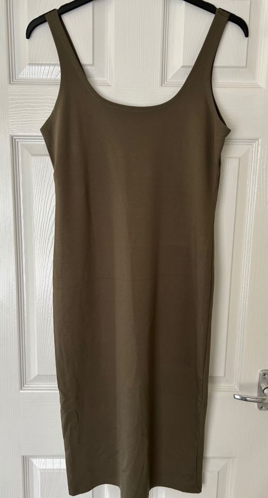 Green PRIMARK dress. Size L.