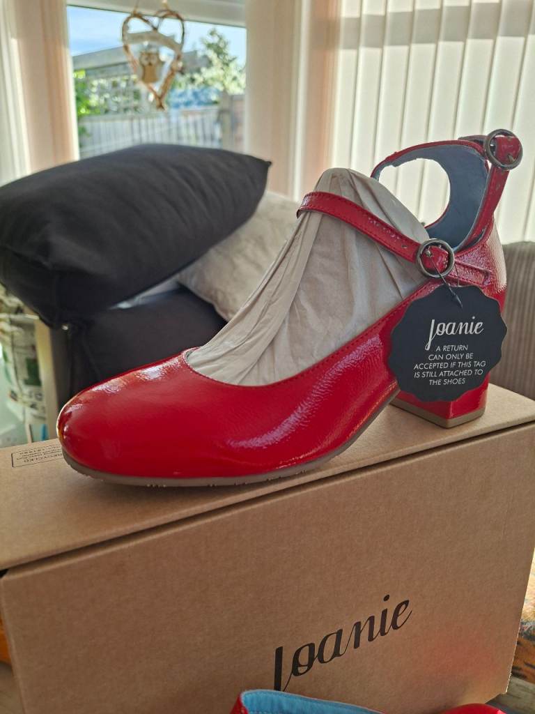 Joanie red shoes
